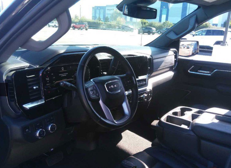 Used 2025 GMC Sierra 1500 SLT AWD/4WD image 4
