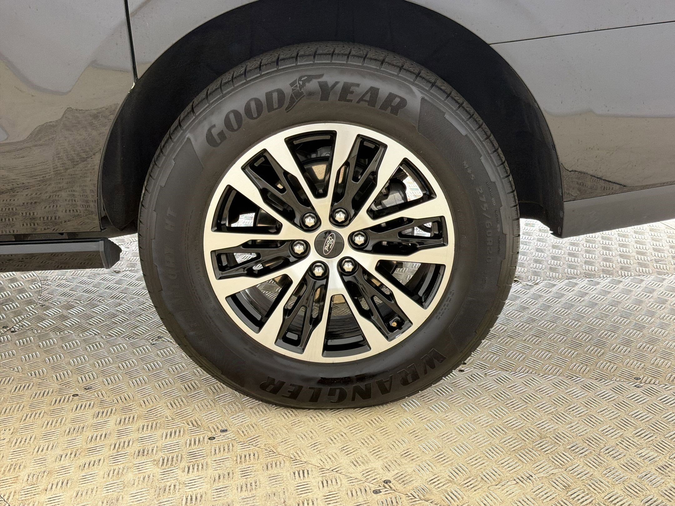 Certified 2025 Ford Expedition Max Platinum AWD/4WD image 12