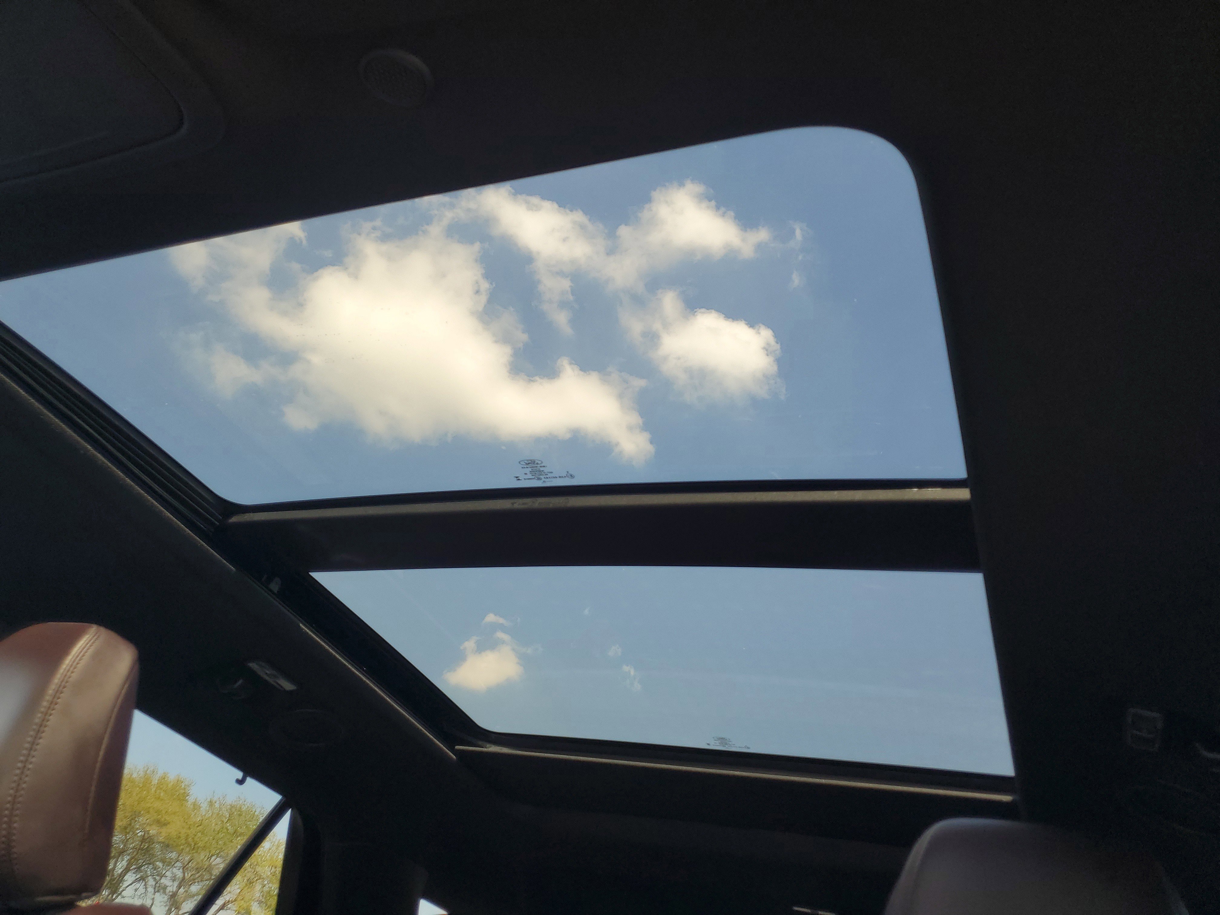 Certified 2025 Ford Explorer Platinum image 30