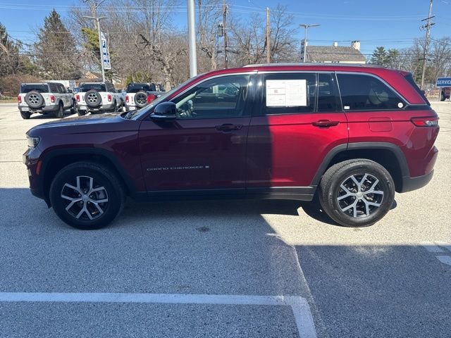 Used 2023 Jeep Grand Cherokee Limited image 2