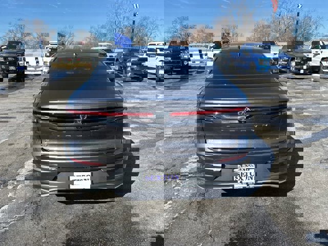 Used 2023 Toyota Crown Limited image 2