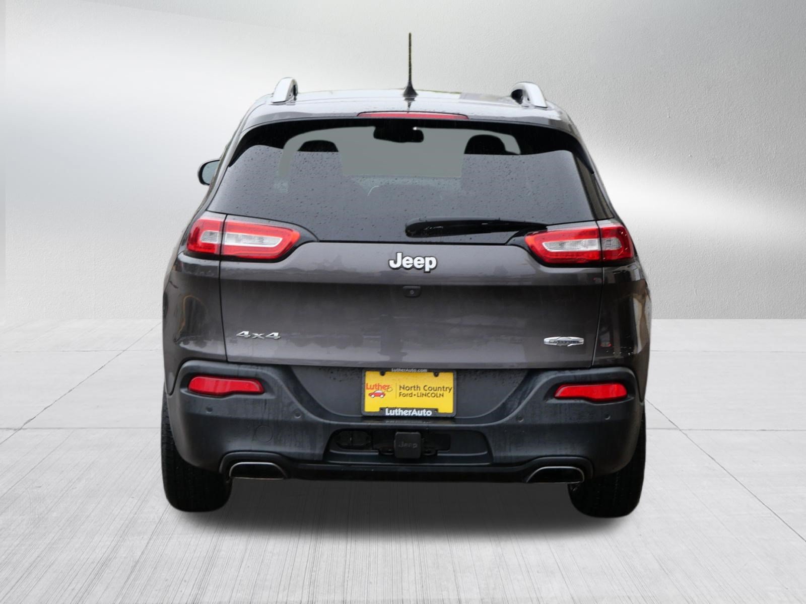 Used 2018 Jeep Cherokee Latitude Plus w/ Comfort/Convenience Group AWD/4WD image 6