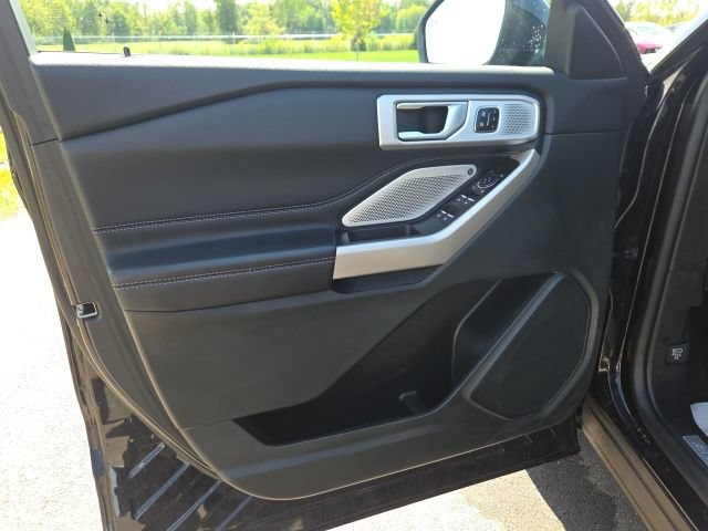 Certified 2023 Ford Explorer Limited w/ Limited Technology Package AWD/4WD image 18