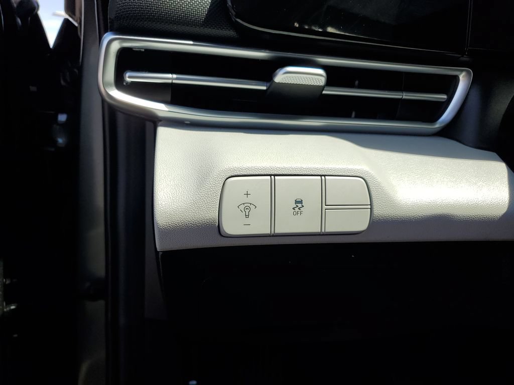Used 2024 Hyundai Elantra Limited FWD image 20