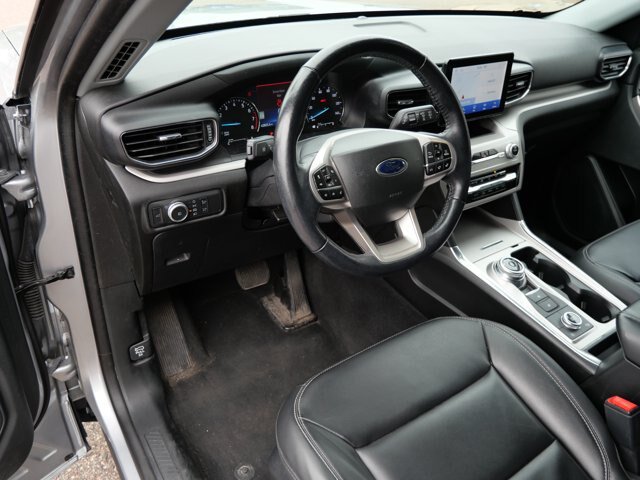 Certified 2022 Ford Explorer XLT w/ Equipment Group 202A AWD/4WD image 12