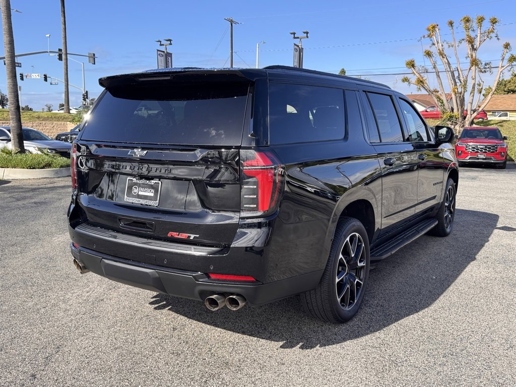 Used 2025 Chevrolet Suburban RST image 12