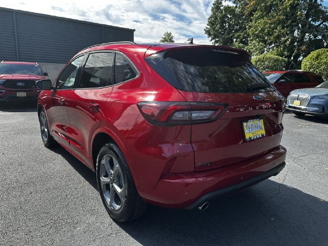Certified 2023 Ford Escape ST-Line w/ Tech Pack #1 AWD/4WD image 7