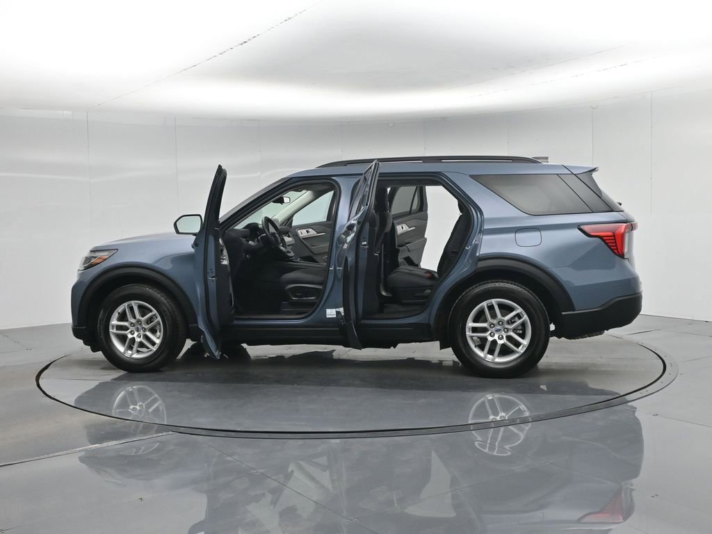 Certified 2025 Ford Explorer Active RWD image 38