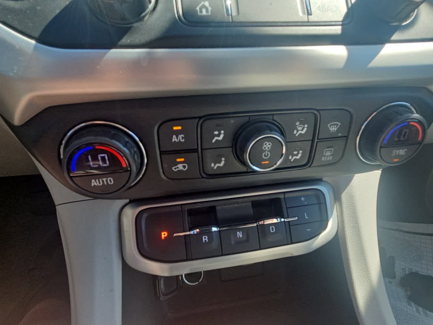 Used 2022 GMC Acadia SLE FWD image 18