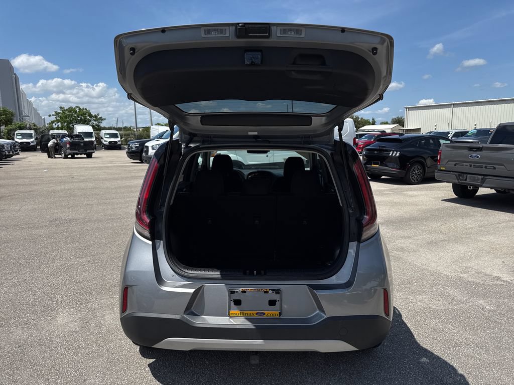 Used 2023 Kia Soul LX FWD image 27