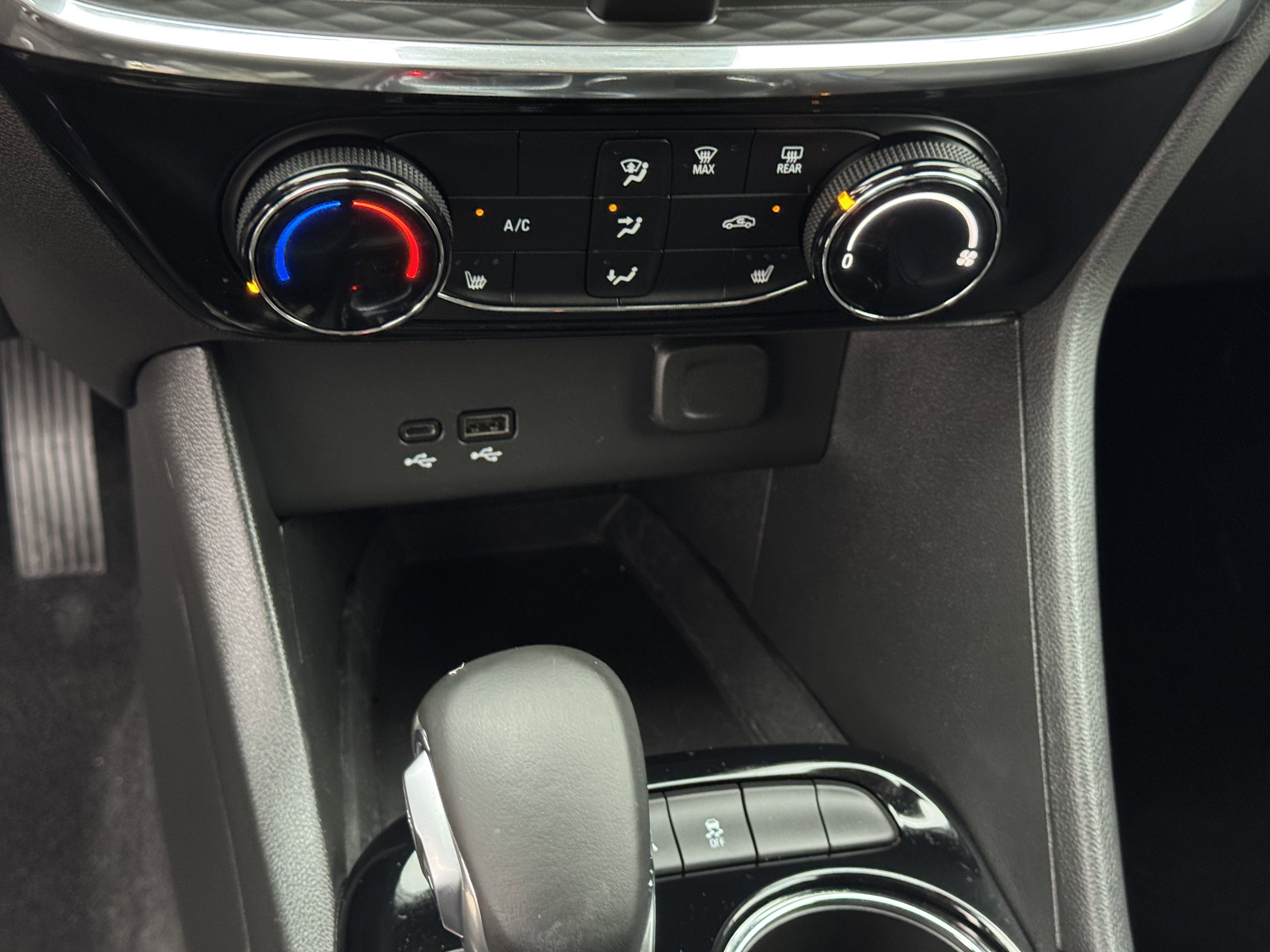 Used 2025 Buick Encore GX Sport Touring w/ Comfort Package image 20