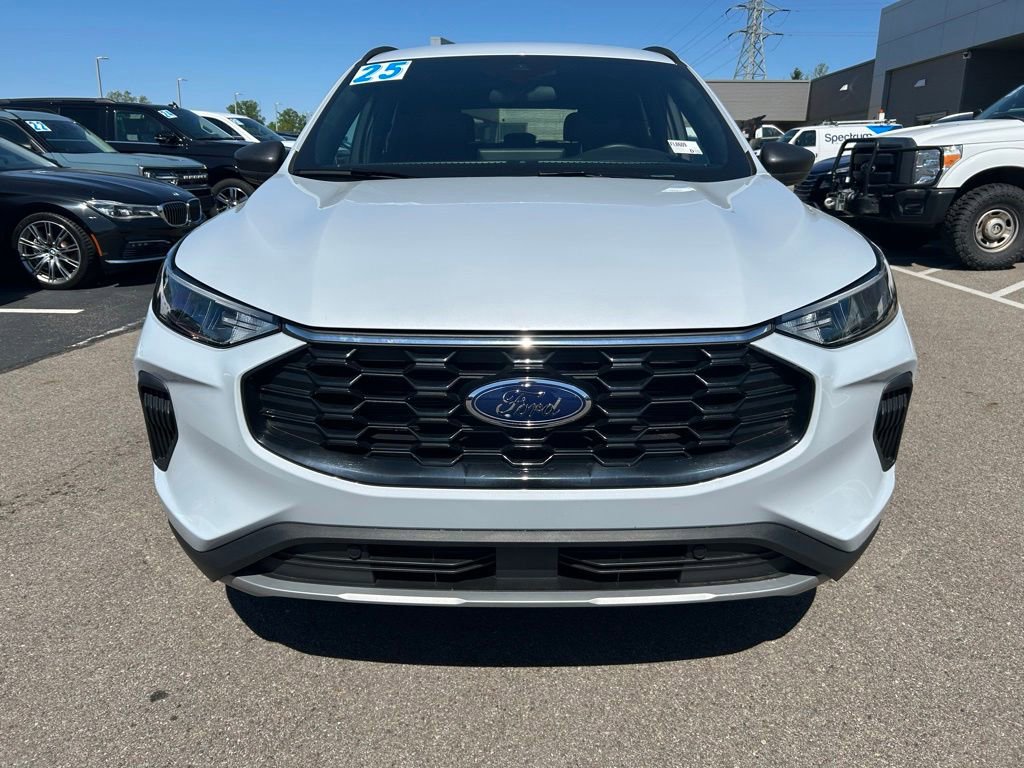 Certified 2025 Ford Escape ST-Line w/ Tech Pack #1 AWD/4WD image 3