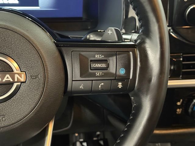 Used 2022 Nissan Pathfinder Platinum w/ Cargo Package image 18