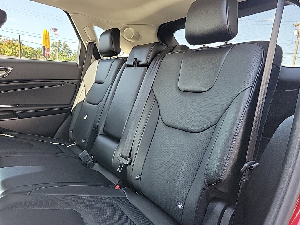 Certified 2017 Ford Edge Titanium w/ Canadian Touring Package AWD/4WD image 12
