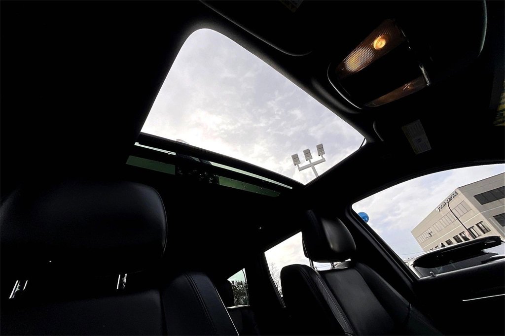 Used 2019 Jeep Grand Cherokee Limited w/ Luxury Group II image 20