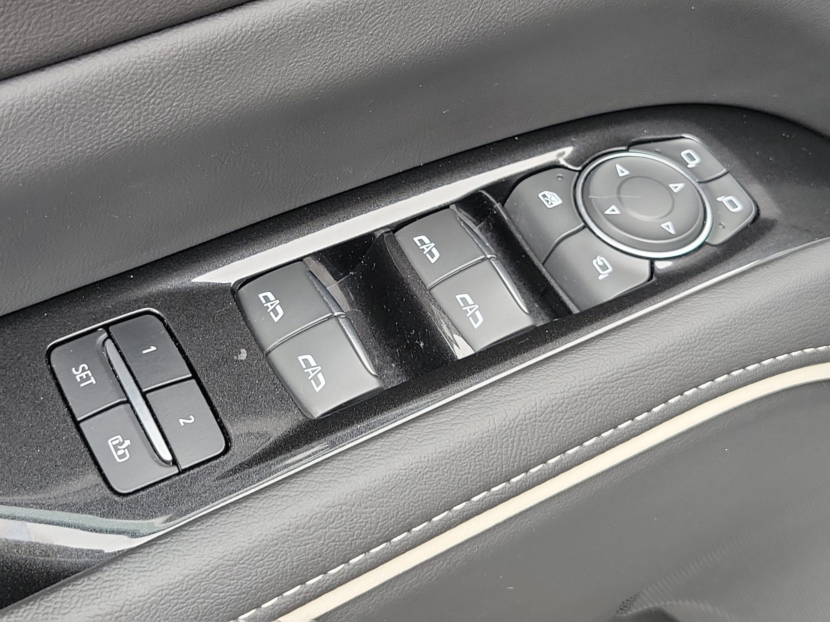 Used 2024 Cadillac Escalade Luxury w/ LPO, Floor Liner Package AWD/4WD image 21