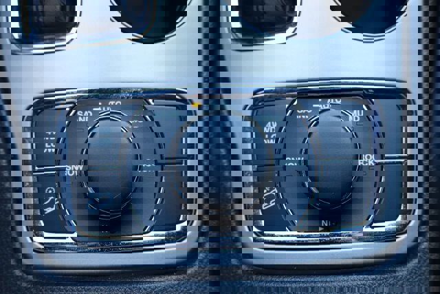 Used 2021 Jeep Grand Cherokee Limited image 25