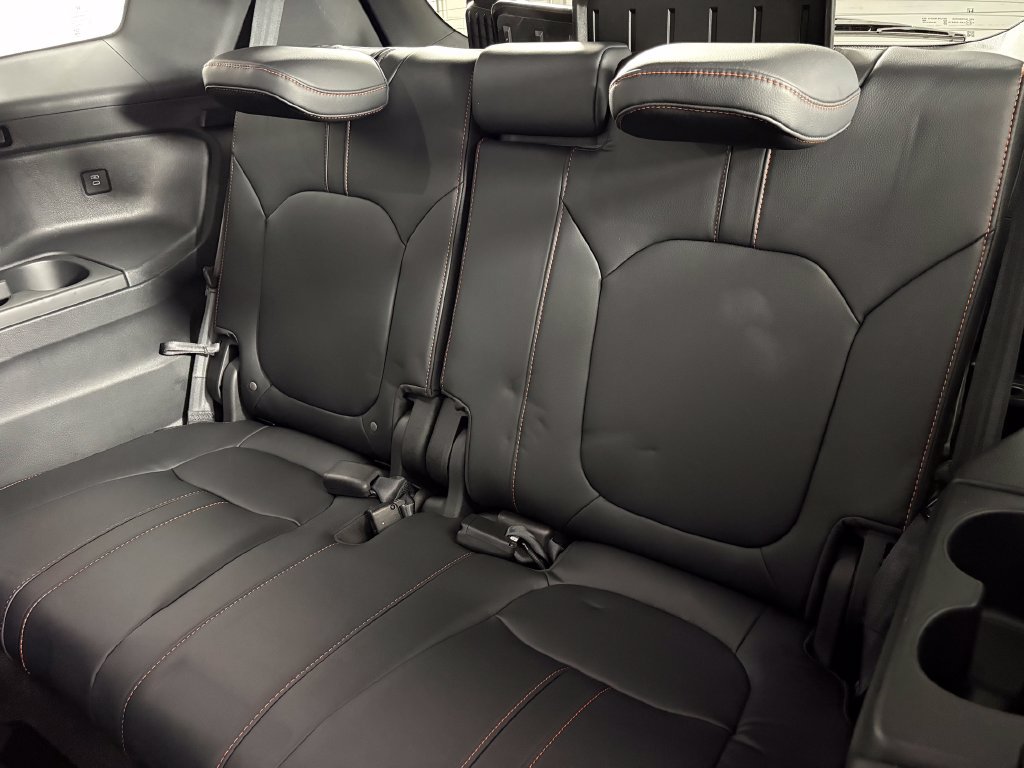 Used 2025 Honda Pilot TrailSport image 31