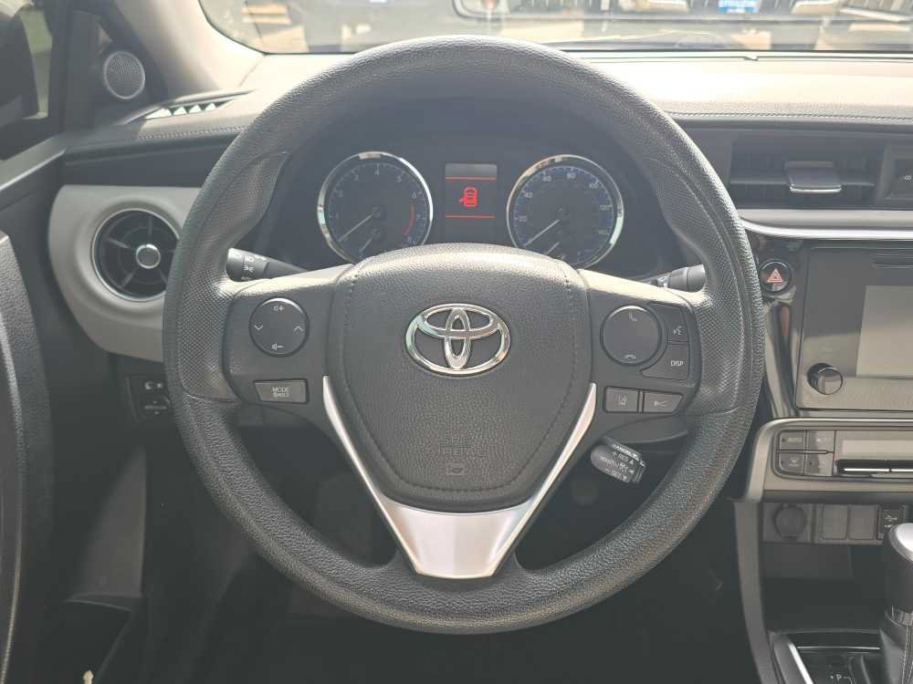 Used 2017 Toyota Corolla LE w/ Carpet Mat Package (TMS) FWD image 11