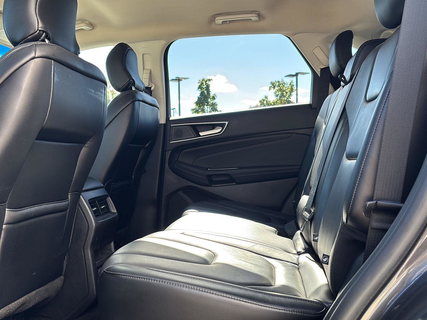 Certified 2019 Ford Edge Titanium w/ Cold Weather Package AWD/4WD image 24