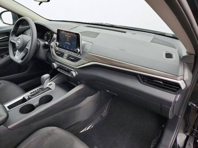 Used 2025 Nissan Altima 2.5 SV FWD image 19