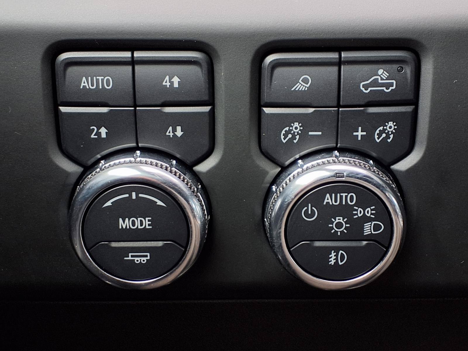 Used 2024 GMC Sierra 1500 AT4 w/ Technology Package AWD/4WD image 18