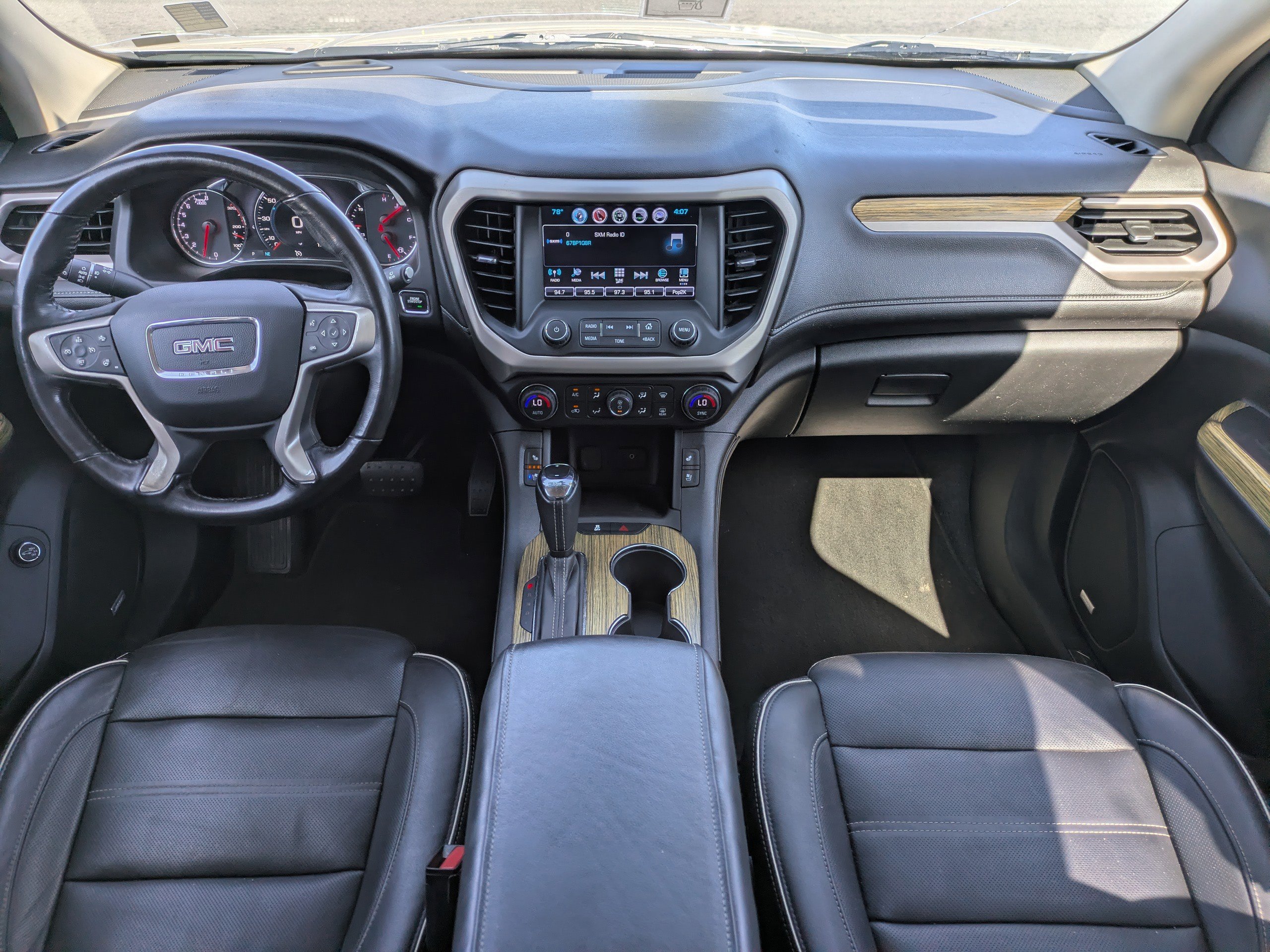 Used 2019 GMC Acadia Denali image 12