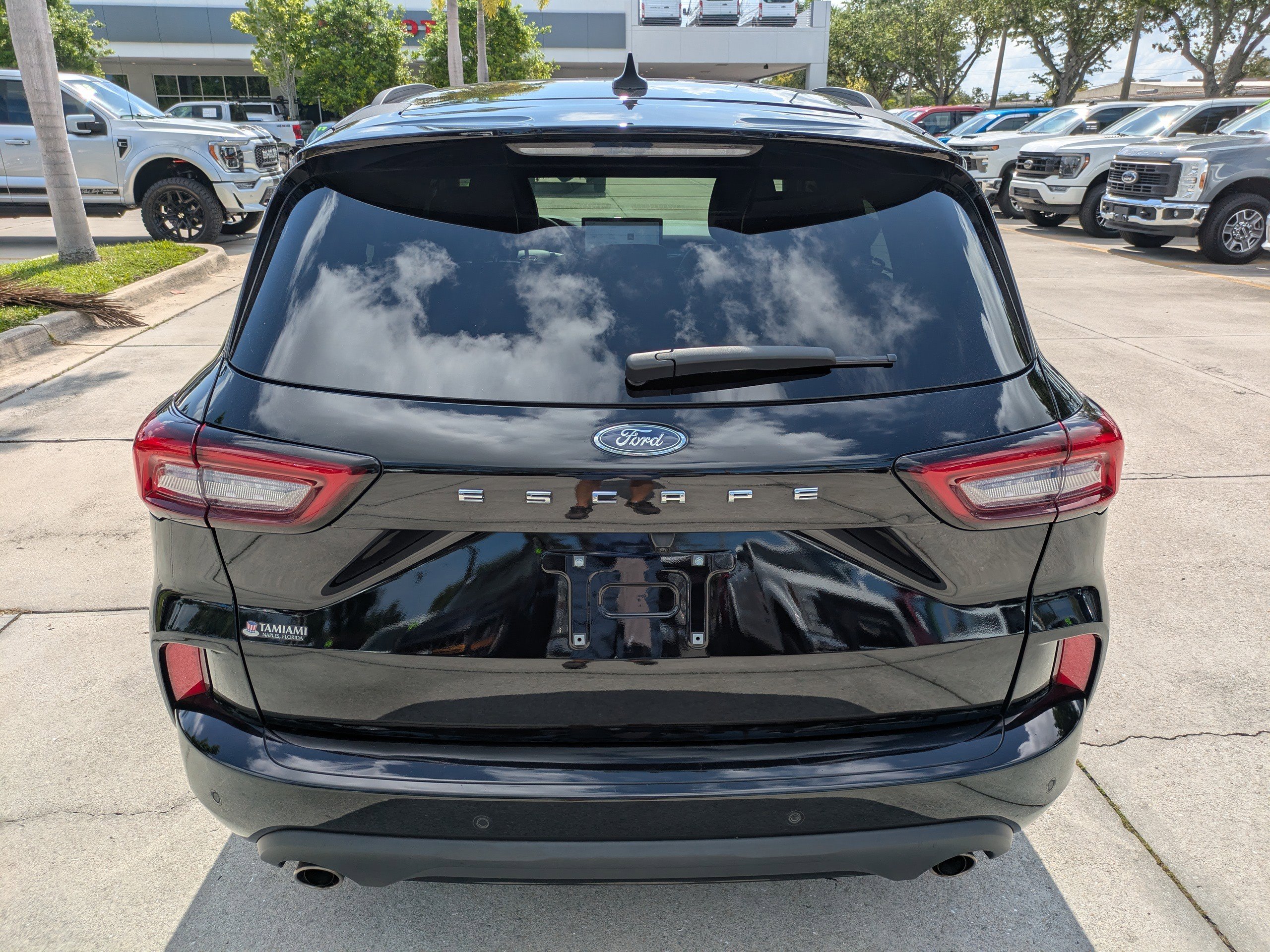 Certified 2023 Ford Escape ST-Line w/ Tech Pack #1 FWD image 5