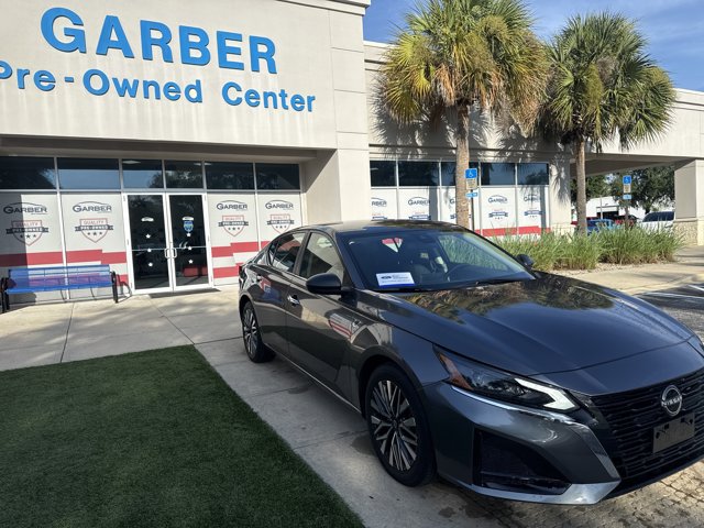 Used 2024 Nissan Altima 2.5 SV FWD image 3