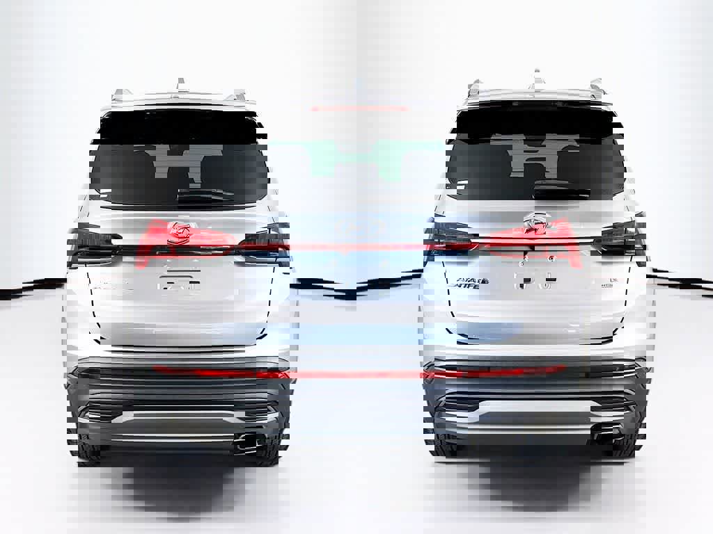 Used 2023 Hyundai Santa Fe SEL image 4