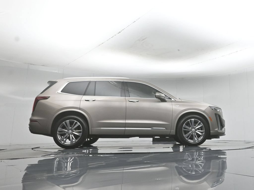 Used 2022 Cadillac XT6 Premium Luxury w/ Technology Package FWD image 8