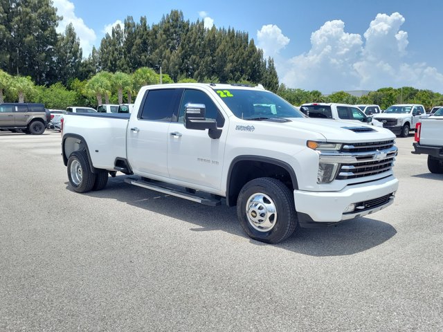 Used 2022 Chevrolet Silverado 3500 High Country w/ Technology Package AWD/4WD image 31