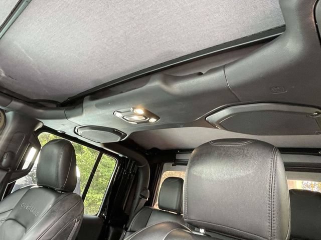 Used 2022 Jeep Gladiator Overland w/ Cold Weather Group AWD/4WD image 9