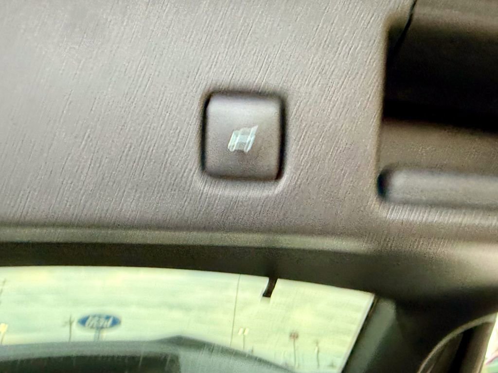 Certified 2025 Ford Escape ST-Line Elite w/ Premium Technology Package image 16