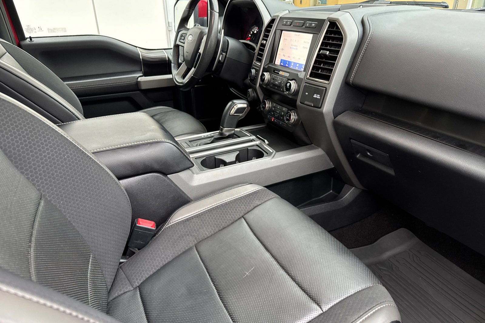 Certified 2020 Ford F150 Raptor w/ Equipment Group 802A Luxury image 15