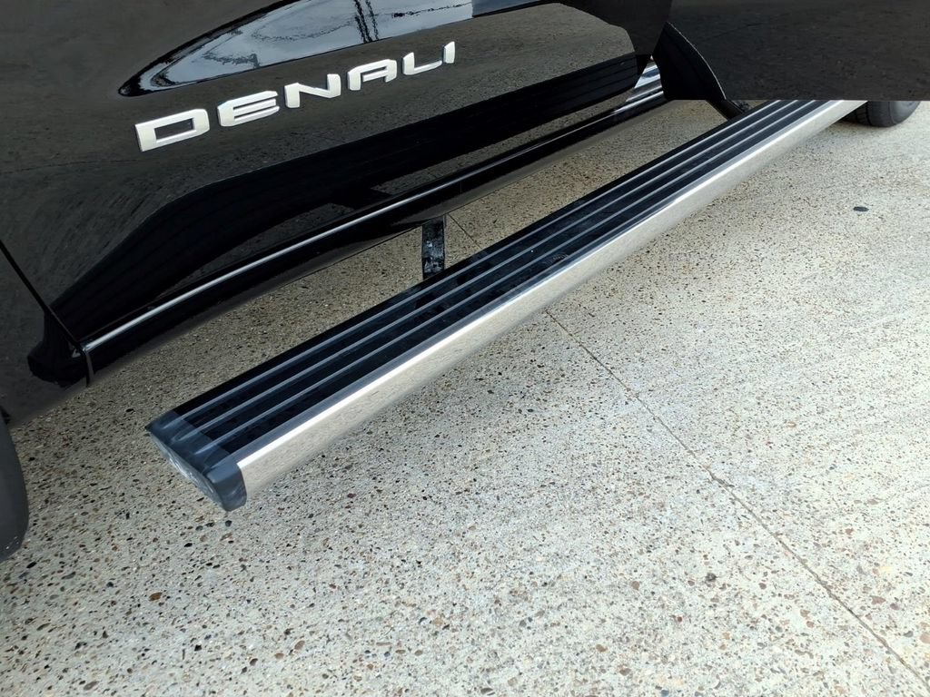 Used 2025 GMC Sierra 1500 Denali AWD/4WD image 17