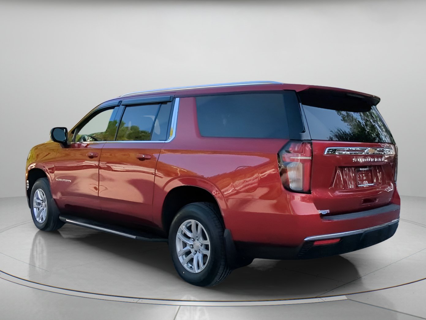 Used 2021 Chevrolet Suburban LT RWD image 20