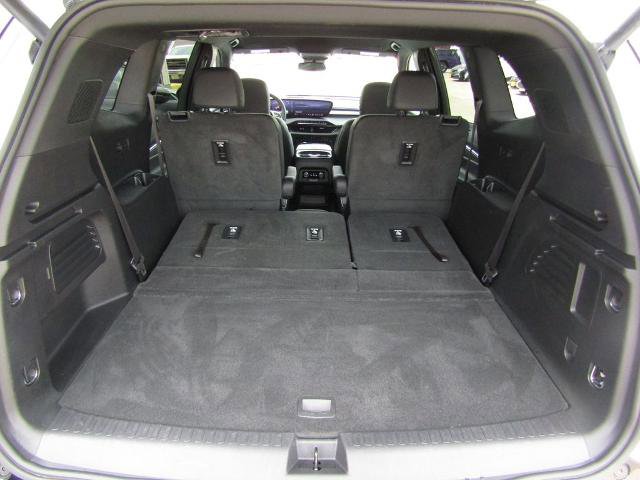 Used 2025 Buick Enclave Sport Touring AWD/4WD image 36
