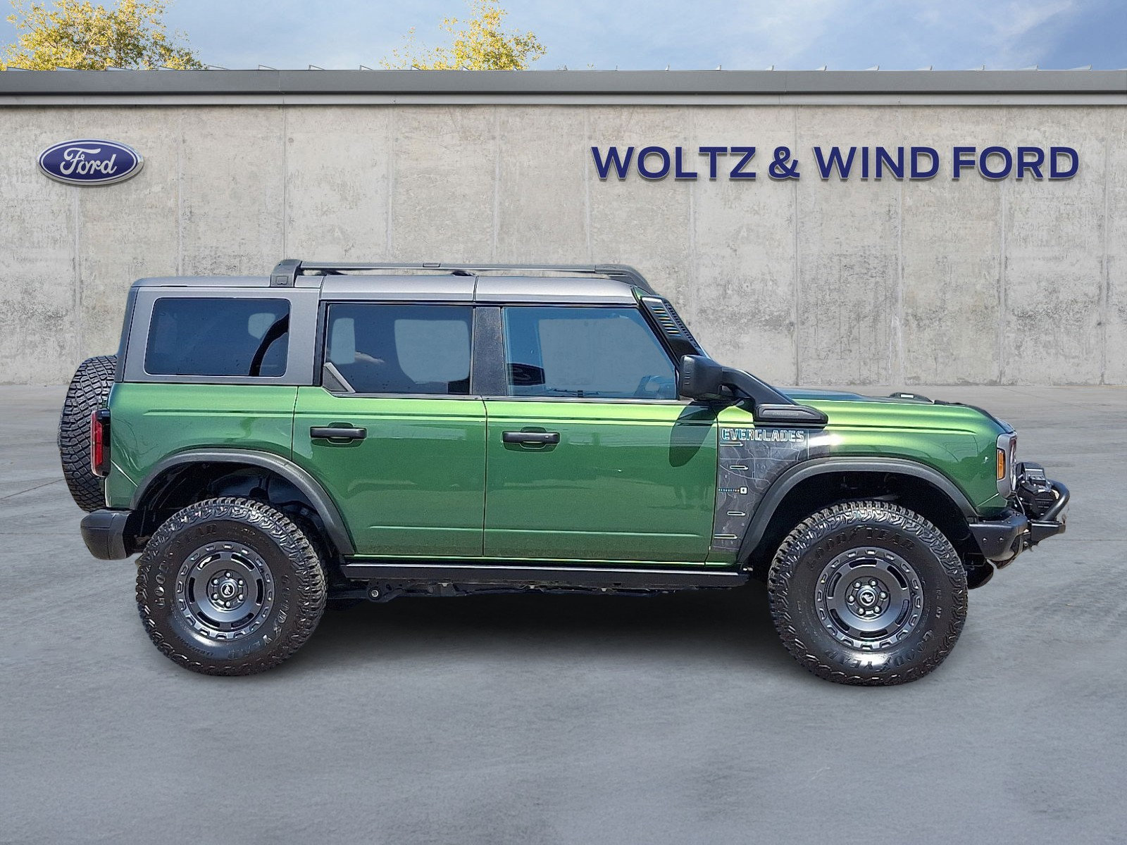 Certified 2024 Ford Bronco Everglades AWD/4WD image 7