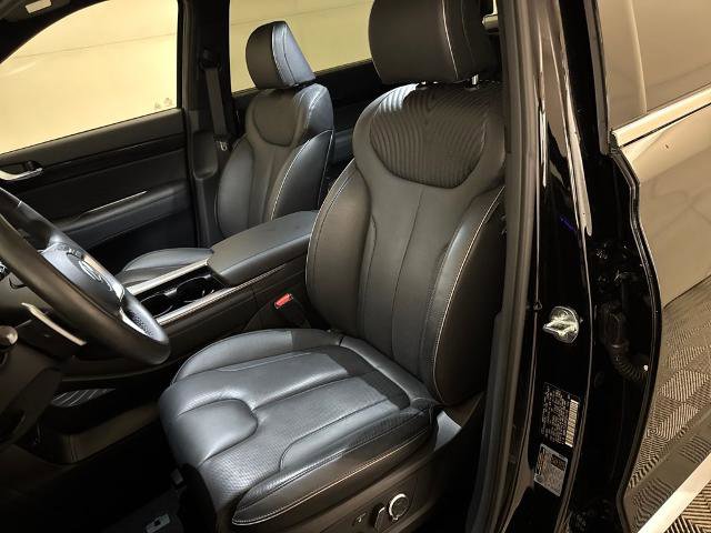 Used 2024 Hyundai Palisade Calligraphy image 18