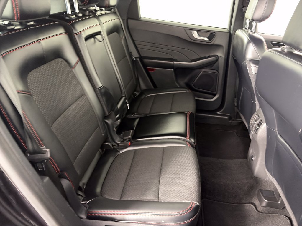 Certified 2025 Ford Escape ST-Line Select AWD/4WD image 29
