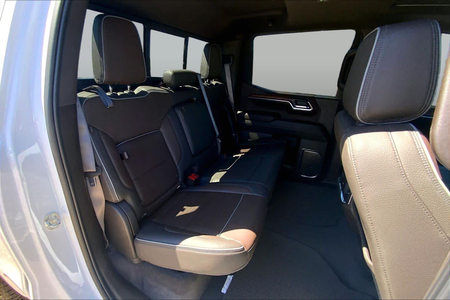 Used 2024 GMC Sierra 1500 Denali w/ Technology Package AWD/4WD image 20