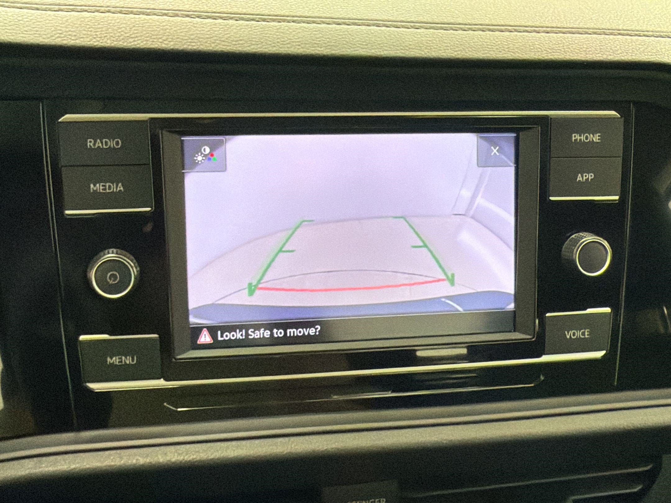 Used 2024 Volkswagen Jetta SE FWD image 19