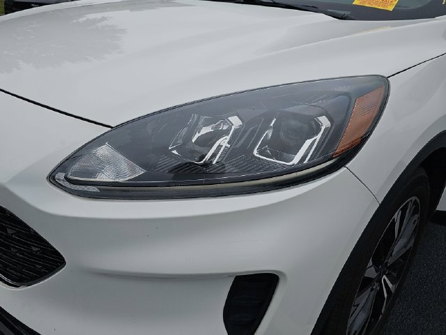 Certified 2022 Ford Escape SE w/ SE Sport Appearance Package FWD image 35