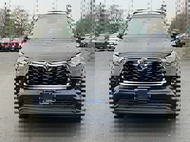 Used 2020 Toyota Highlander XLE image 10