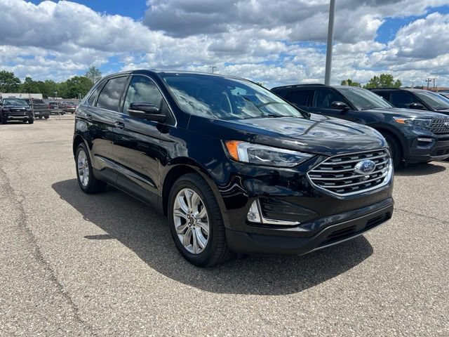 Certified 2023 Ford Edge Titanium w/ Equipment Group 301A AWD/4WD image 3