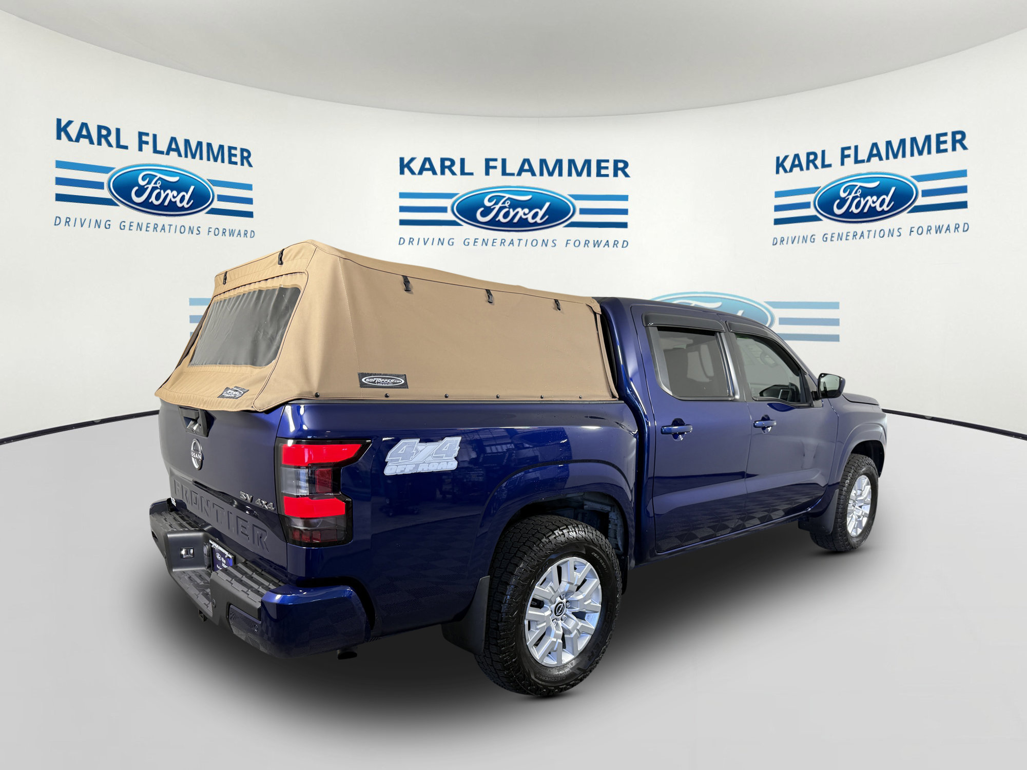 Used 2022 Nissan Frontier SV w/ SV Premium Package AWD/4WD image 3