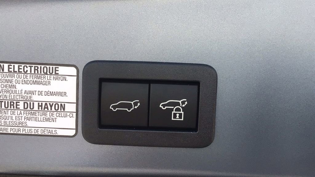 Used 2023 Toyota Corolla Cross XSE w/ Convenience Package image 10