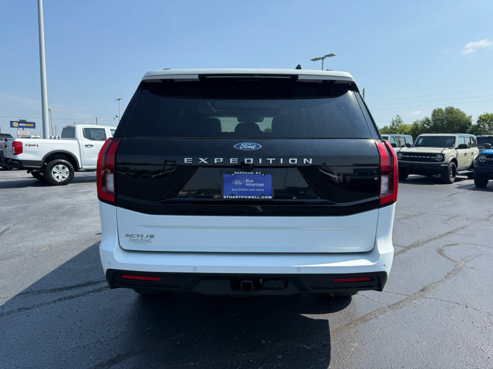 Certified 2025 Ford Expedition Active AWD/4WD image 23
