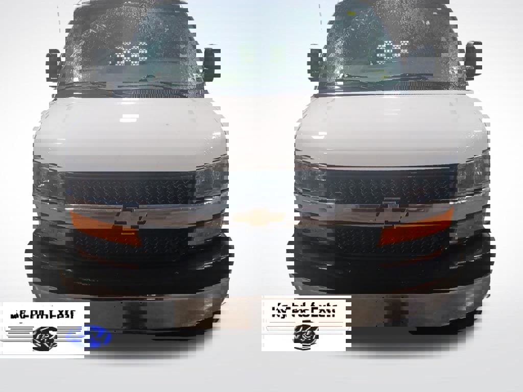 Used 2021 Chevrolet Express 2500 w/ Driver Convenience Package image 3